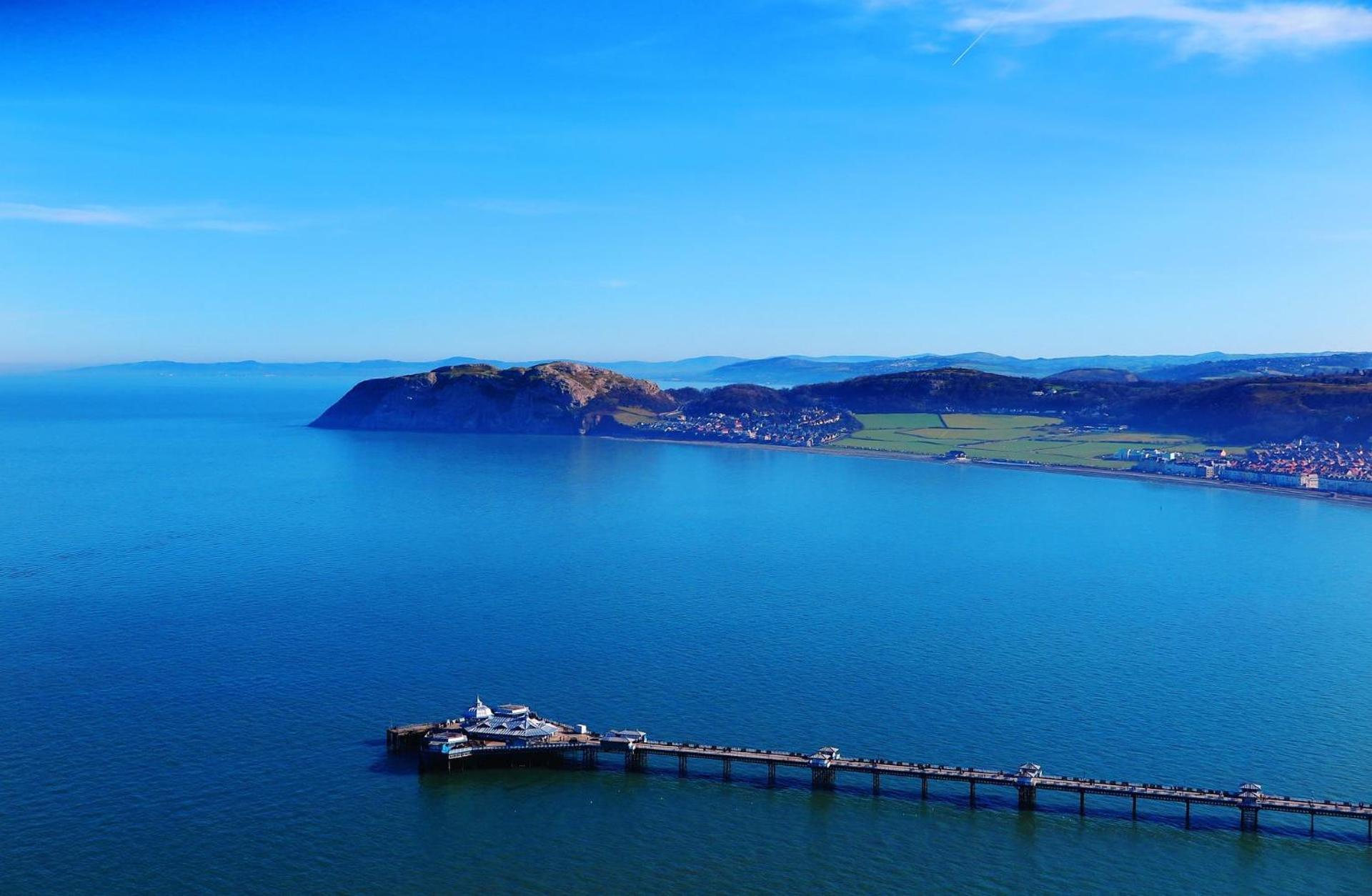 Cosy 1 Bedroom Apartment In The Heart Of Llandudno Bagian luar foto