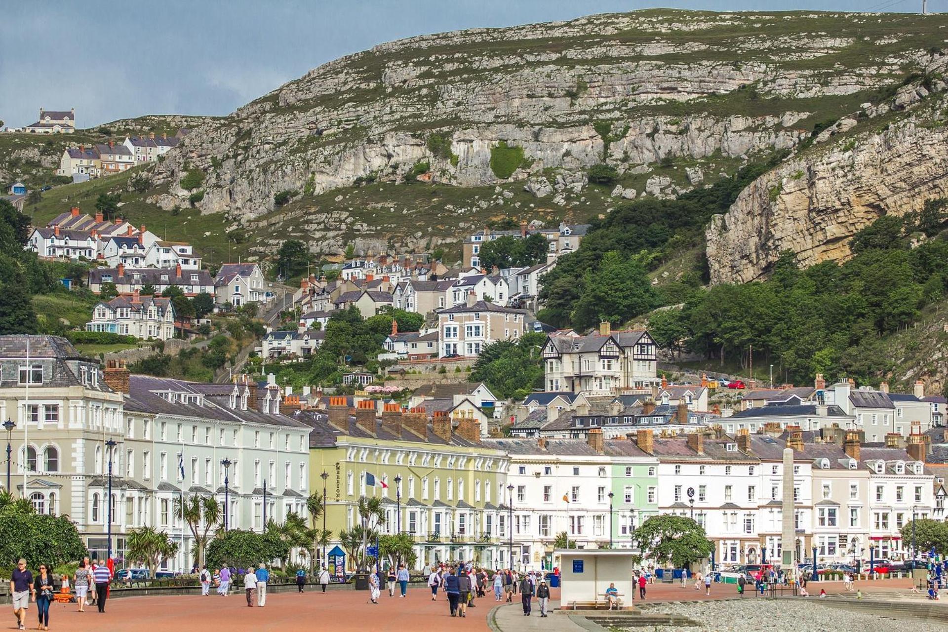 Cosy 1 Bedroom Apartment In The Heart Of Llandudno Bagian luar foto